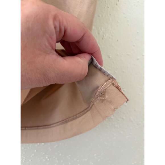 Spanx Simplicity Shapewear Tank Nude Beige Medium Adjustable Straps Nylon Blend - Picture 11 of 12